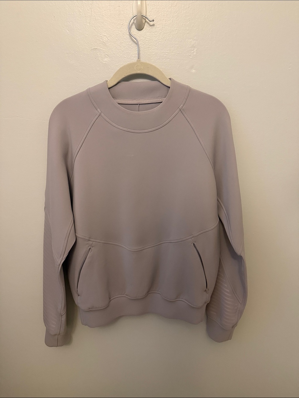 Lululemon women's lightweight Crewneck Sweatshirt in Light Mauve